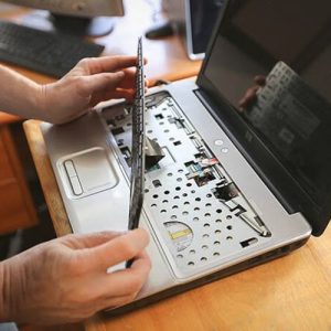 Troca de teclado de notebook sem rebite plástico